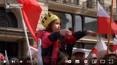 Moment ogłoszenia rekordu, polegającego na wykonaniu Poloneza przez ponad 1160 par jednocześnie. Par było więcej, lecz w momencie rozpoczęcia tańca przestano je liczyć. To był długi korowód tańczących